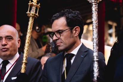 Procesión del Entierro por las calles de Almería.