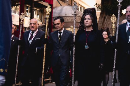 Procesión del Entierro por las calles de Almería.