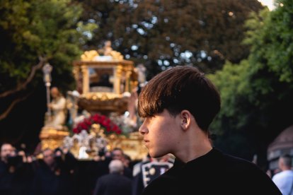 Procesión del Entierro por las calles de Almería.