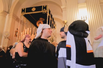 Procesión del Entierro por las calles de Almería.