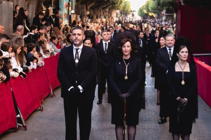Procesión del Entierro por las calles de Almería.