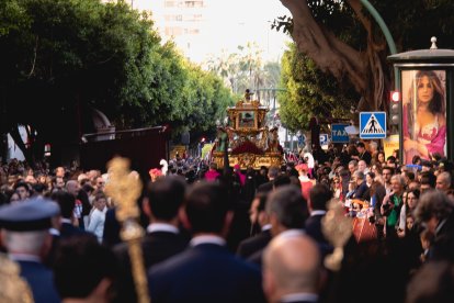 Procesión del Entierro por las calles de Almería.