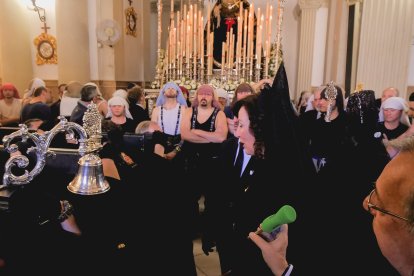 Procesión del Entierro por las calles de Almería.