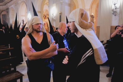 Procesión del Entierro por las calles de Almería.