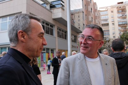 Familiares, amigos y diversas personalidades del sector sanitario, social y empresarial de Almería arroparon al Dr Bravo Castillo en esta nueva andadura profesional.