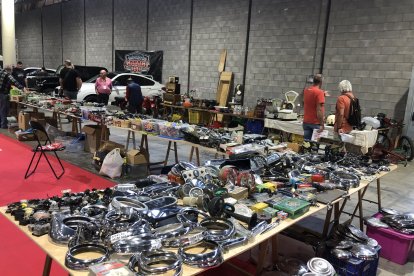 PUESTO DE REPUESTOS Y RECAMBIOS