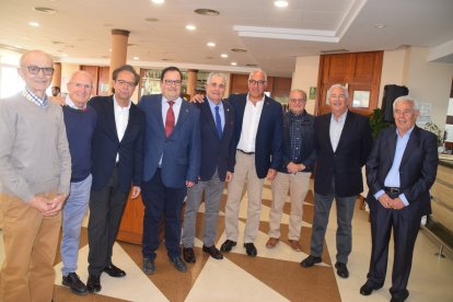 El homenajeado con compañeros y amigos.