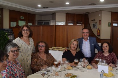 Amigos y compañeros de Juan José Muñoz, que no quisieron perderse la cita.