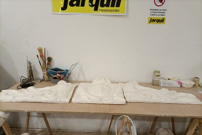 Reproducción completa de los relieves
