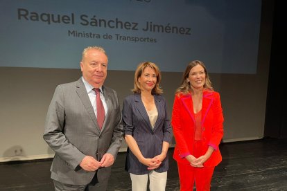 Pedro M. de la Cruz, Raquel Sánchez y Ana Martínez Labella.