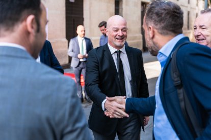 Saludo entre Francisco Cañadas y Sergio Viñolo.