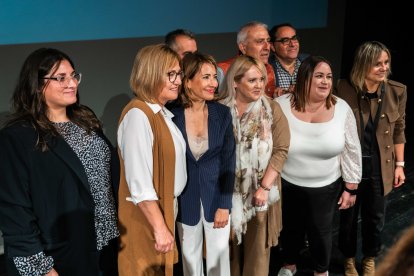 La ministra Raquel Sánchez y miembros del Equipo de Gobierno del Ayuntamiento de Níjar.