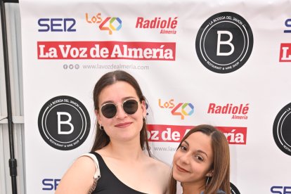 Patricia y Martina disfrutando San Marcos 2023 en la caseta de La Bodega del Jamón.