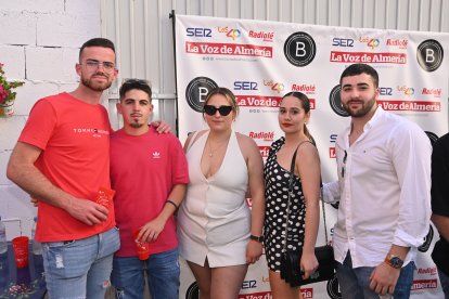 Jesús, Jose, María, Nerea y Joaquín disfrutando San Marcos 2023 en la caseta de la Bodega del Jamón.