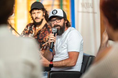 Juan Manuel Gil respondiendo a una de las preguntas planteadas.