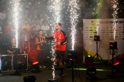 Un momento especial fue cuando apareció el gran Agustín Casado. Los aficionados se pusieron en pie.