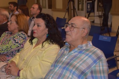 Lola de Quero, presidenta de la Peña El Morato, y \'El Niño de las Cuevas\'.