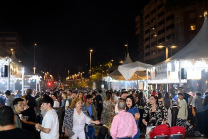 Los ambigús de El Mirador de La Rambla están a tope cada noche.