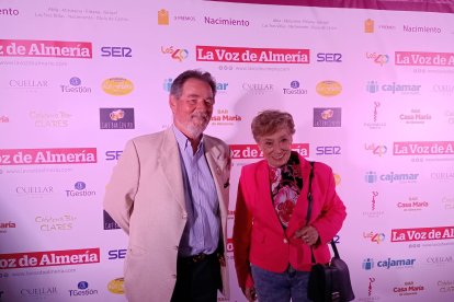 María del Rosario Rebaque, concejala en el Ayuntamiento de Las Tres Villas, y su esposo, Joaquín Ruitterman.