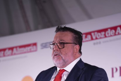 El periodista Alfredo Casas, de La Voz de Almería y Cadena SER, fue el encargado de presentar la gala.