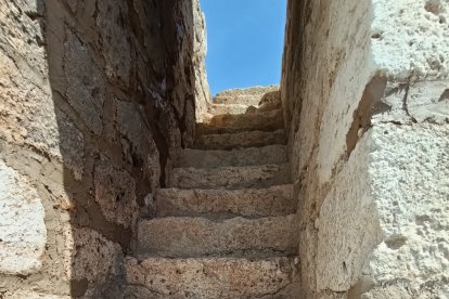 Escaleras de subida a la terraza de una de las torres