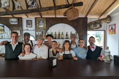 El equipo del bar \'Antonio Molina\', de la Asociación Cultural Musical de Macael.