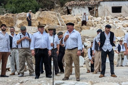 Los canteros escenificaron una mañana en la cantera y cantaron unas emotivas letras.