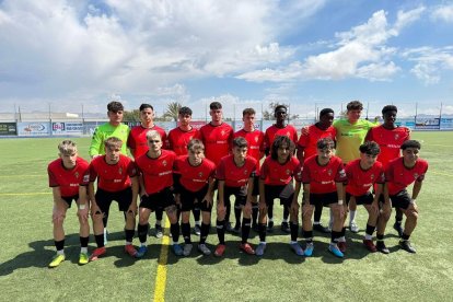 El equipo de La Cañada posando en el campo de Las Viñas.