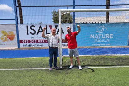 Antonio Ramón y Juan Oncala celebran el ascenso.