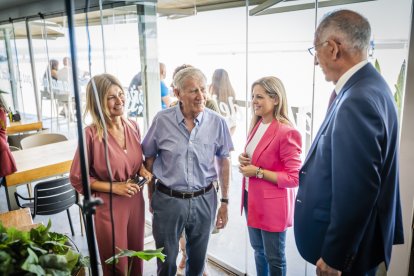 A la izquierda, José María González, uno de los históricos del PP de Roquetas.