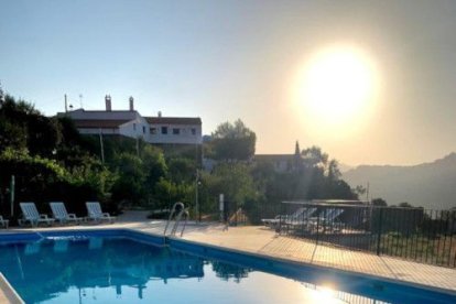 Una de las dos piscinas que tiene.