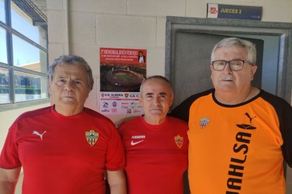 Los hermanos Malpica con Fernando. 