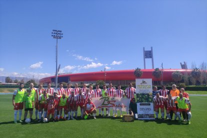 Foto de familia de la plantilla del Almería de veteranos. 