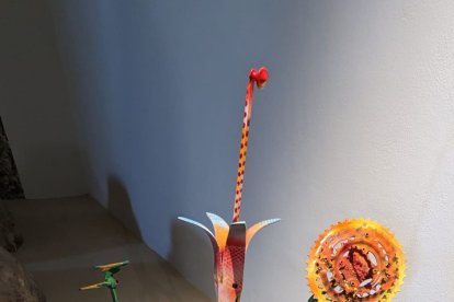 Los centros de flores han sido inspirados en los Girasoles Ciegos de Van Gogh