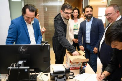 El candidato de Con Andalucía, en el sorteo del orden de intervención.