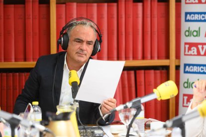 El debate fue moderado por Javier Romero.