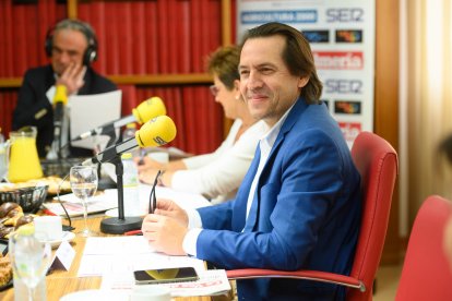 A la derecha, Rafael Burgos (Cs).