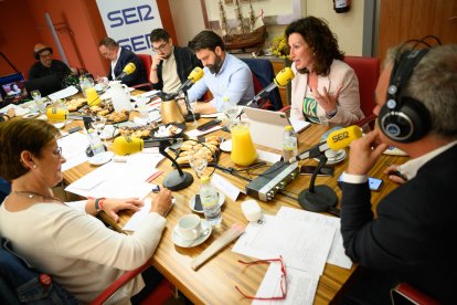 El debate ha durado más de hora y media.