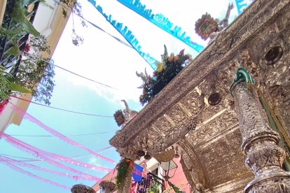 Detalle de la carreta del Simpecado de la Hermandad del Rocío de Almería.