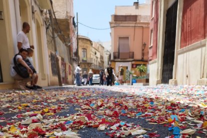 La calle real tras la petalá.