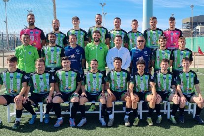 La plantilla del Carboneras en el Blas Belmonte.