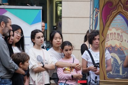 El público disfruta de las propuestas de la Noche en Blanco 2023.