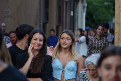 El público disfruta de las propuestas de la Noche en Blanco 2023.