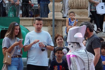 El público disfruta de las propuestas de la Noche en Blanco 2023.