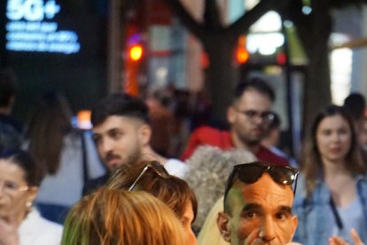 El público disfruta de las propuestas de la Noche en Blanco 2023.