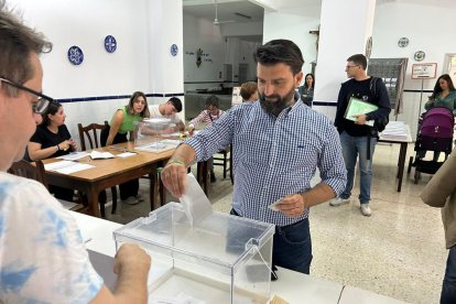 Juan Francisco Rojas votando.
