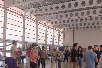 Votando en el Colegio Mediterráneo de la capital.