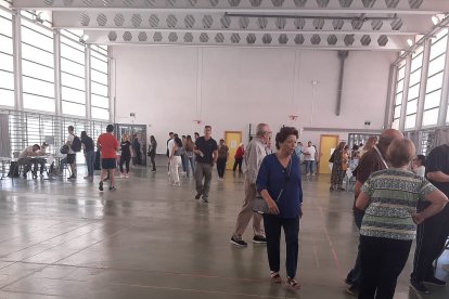 Votando en el Colegio Mediterráneo.