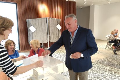 Juan Manuel Martínez Gómez, candidato a la alcaldía de Roquetas por Avanzamos Juntos España.