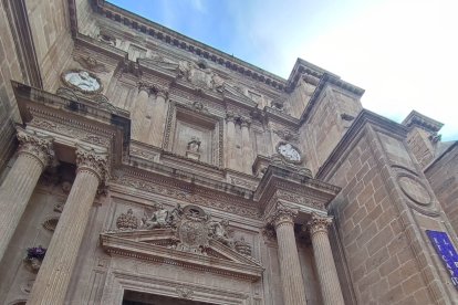 Las puertas de la Catedral se abrieron pasadas las 20:00 horas.